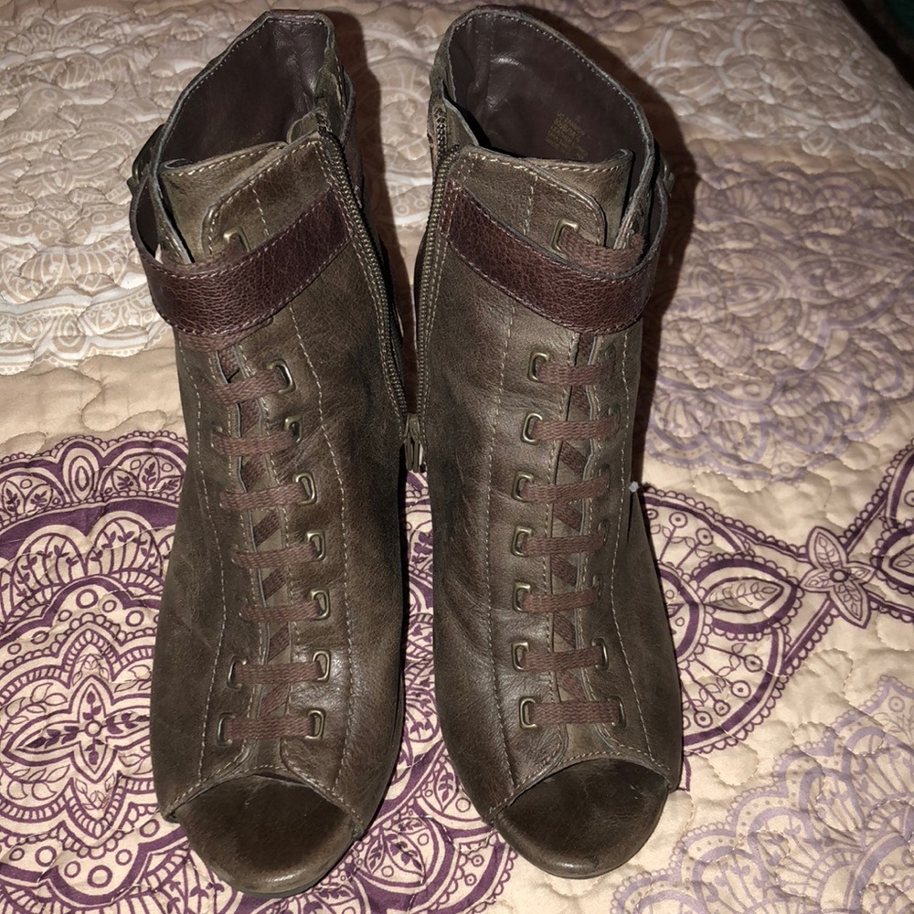 Vince Camuto Leather peep toe booties